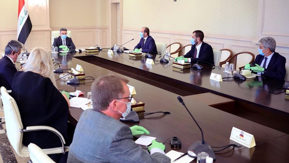 الزرفي يدعو لرفع العقوبات على إيران "الأكثر ارتباطاً" بالعراق